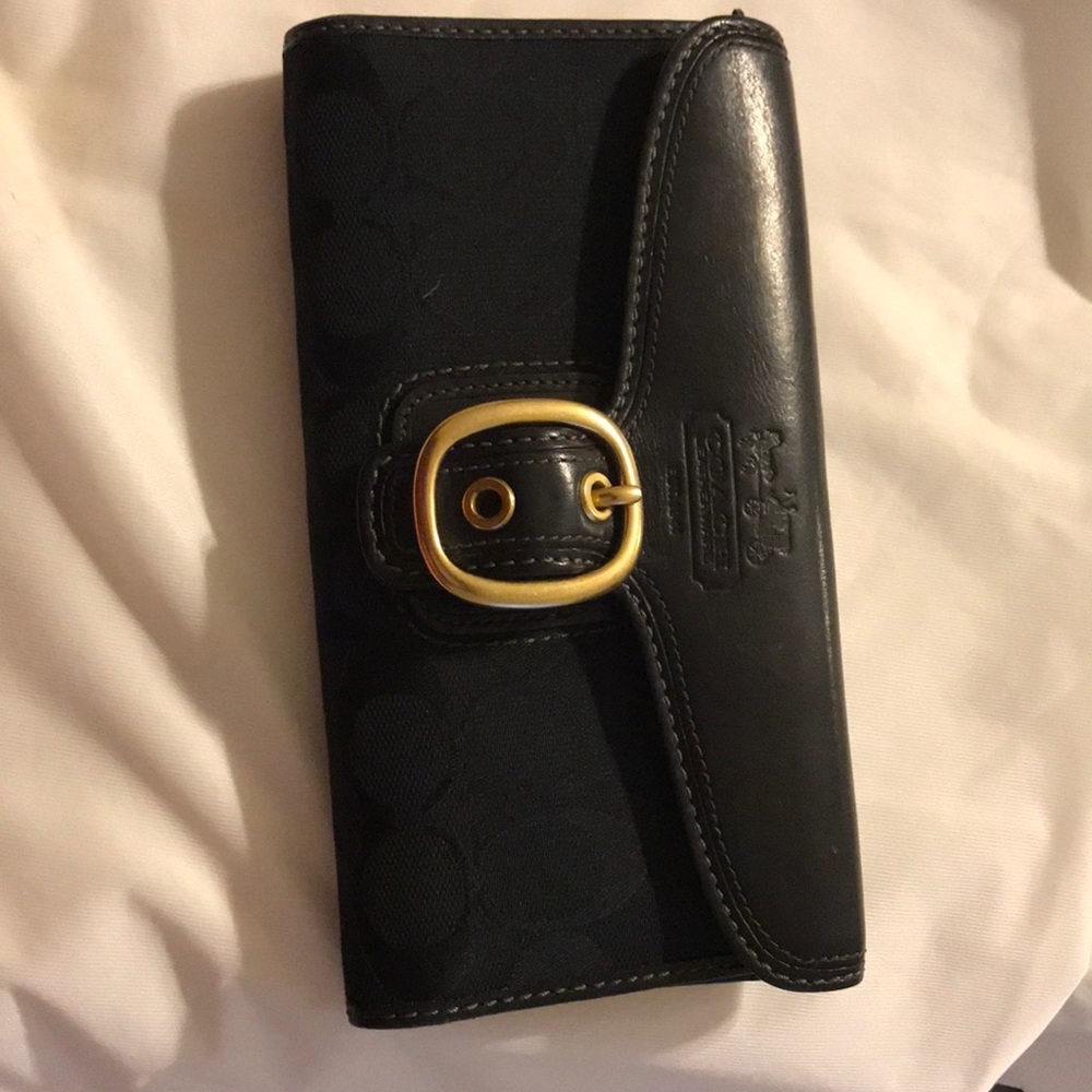 Last chance ! Excellent condition Coach wallet